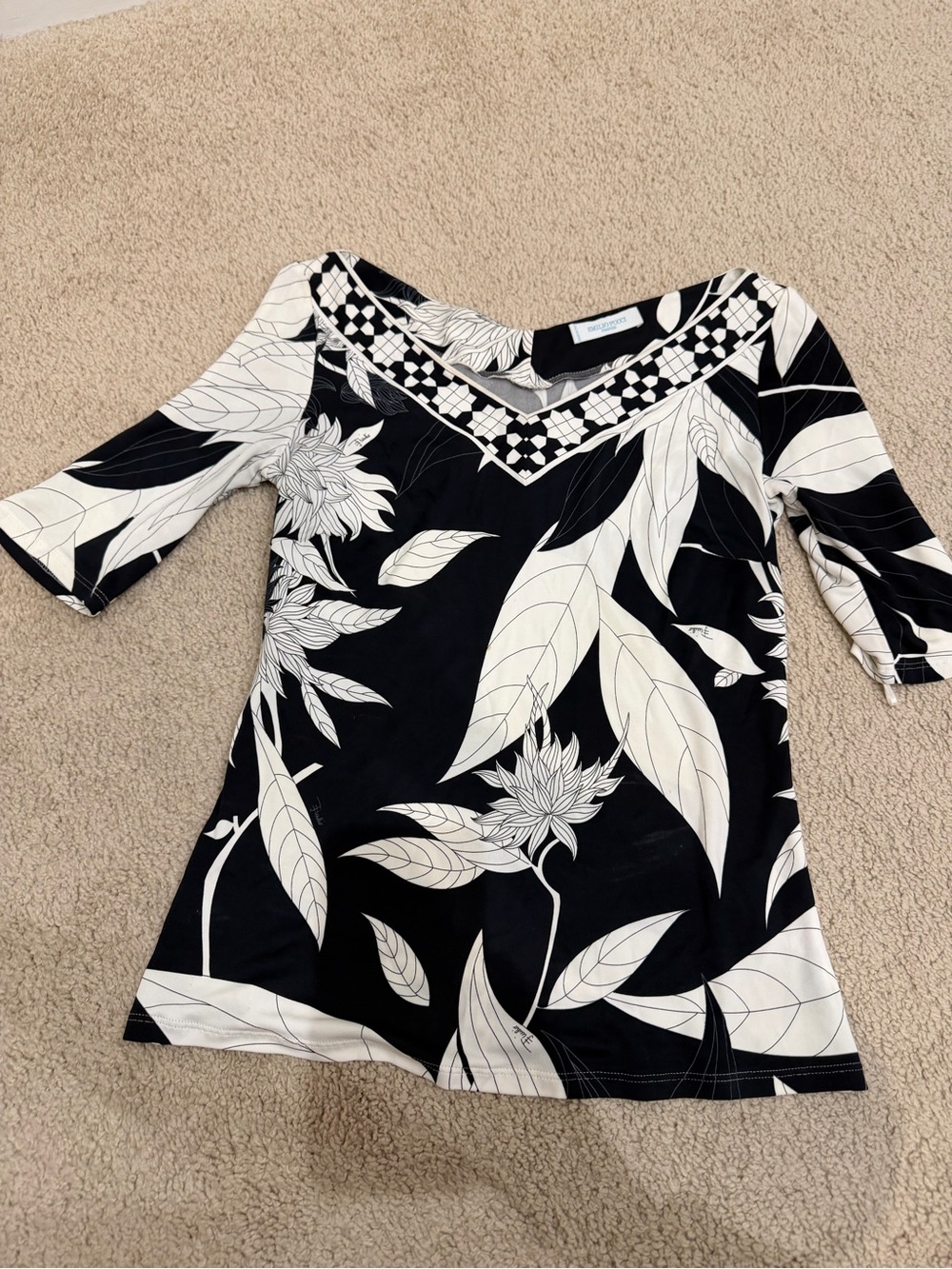 Emilio Pucci Black and White Floral V-Neck Tunic